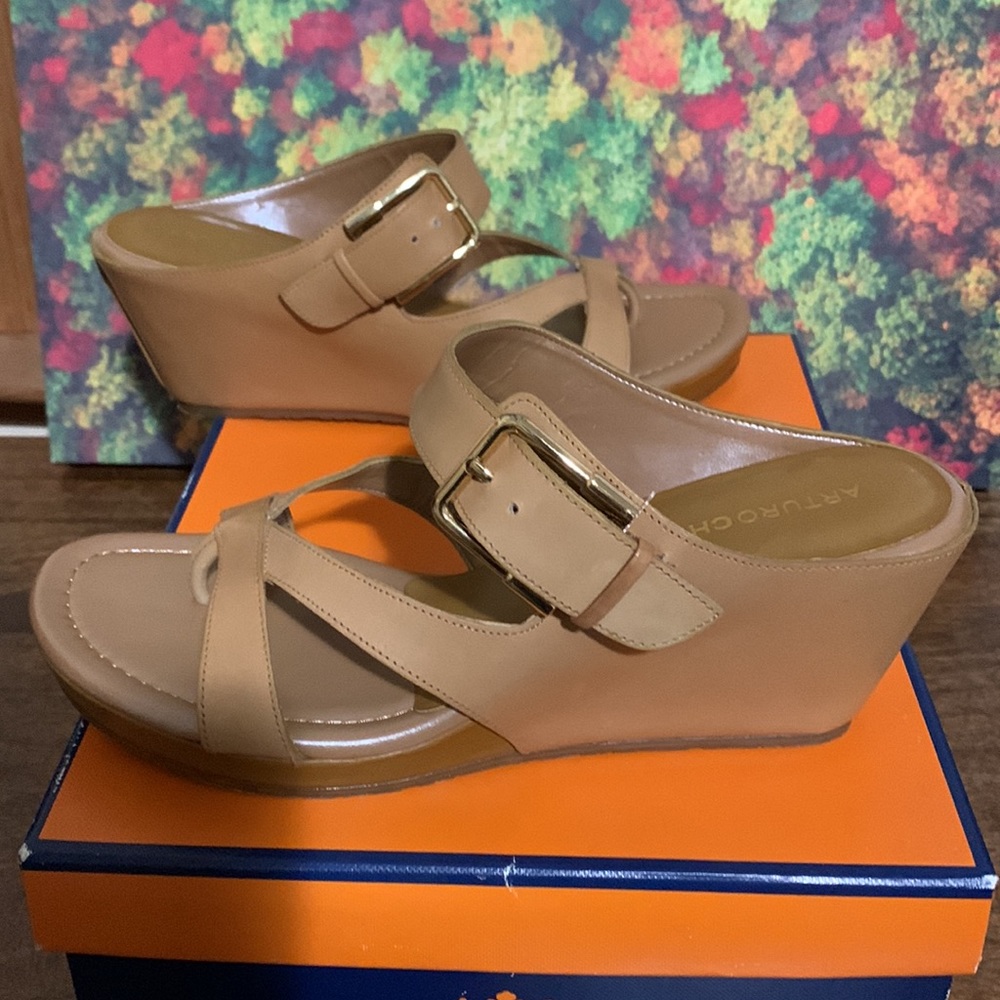 ARTURO CHIANG OPEN TOE WEDGE SANDAL 7 Tan nwb